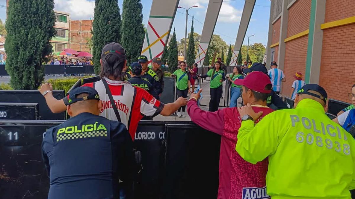 Acceso al estadio Manuel Murillo Toro de Ibagué