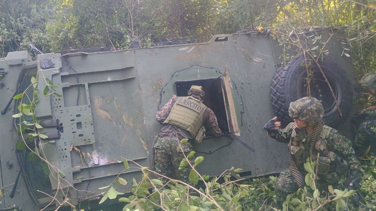 Blindado desbarrancado en Paicol