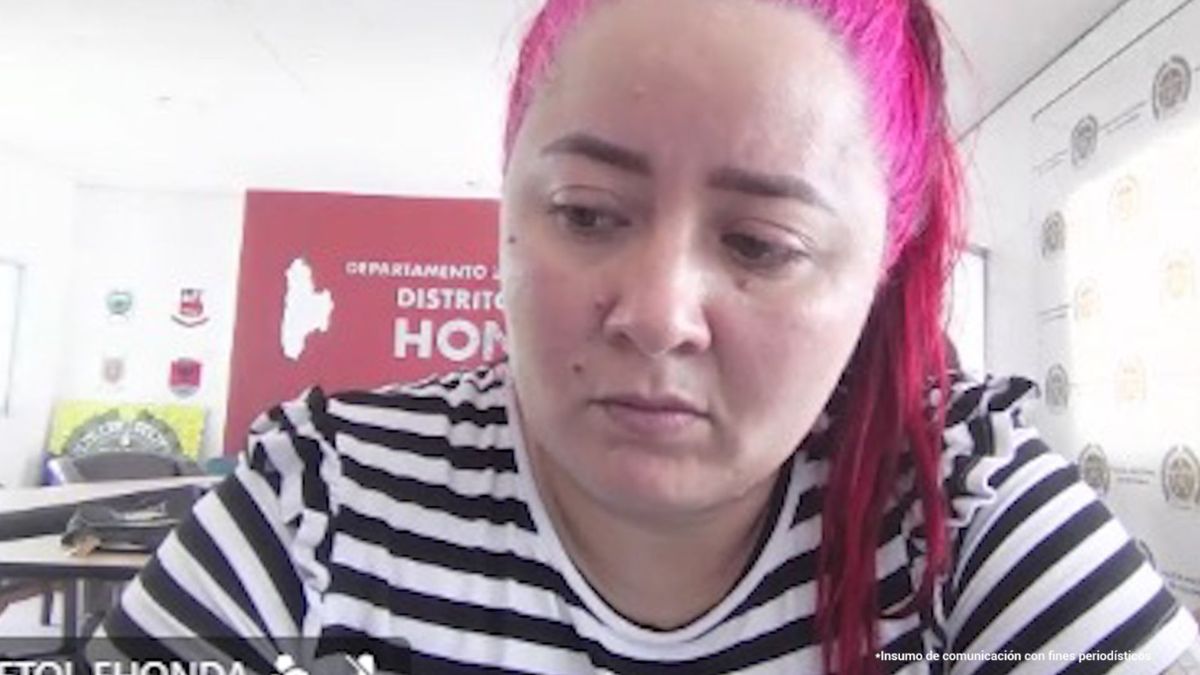 Mujer capturada con arma en evento político