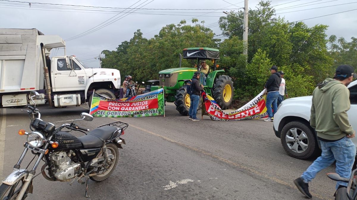 Bloqueo de Arroceros en la vía Cúcuta-Puerto Santander