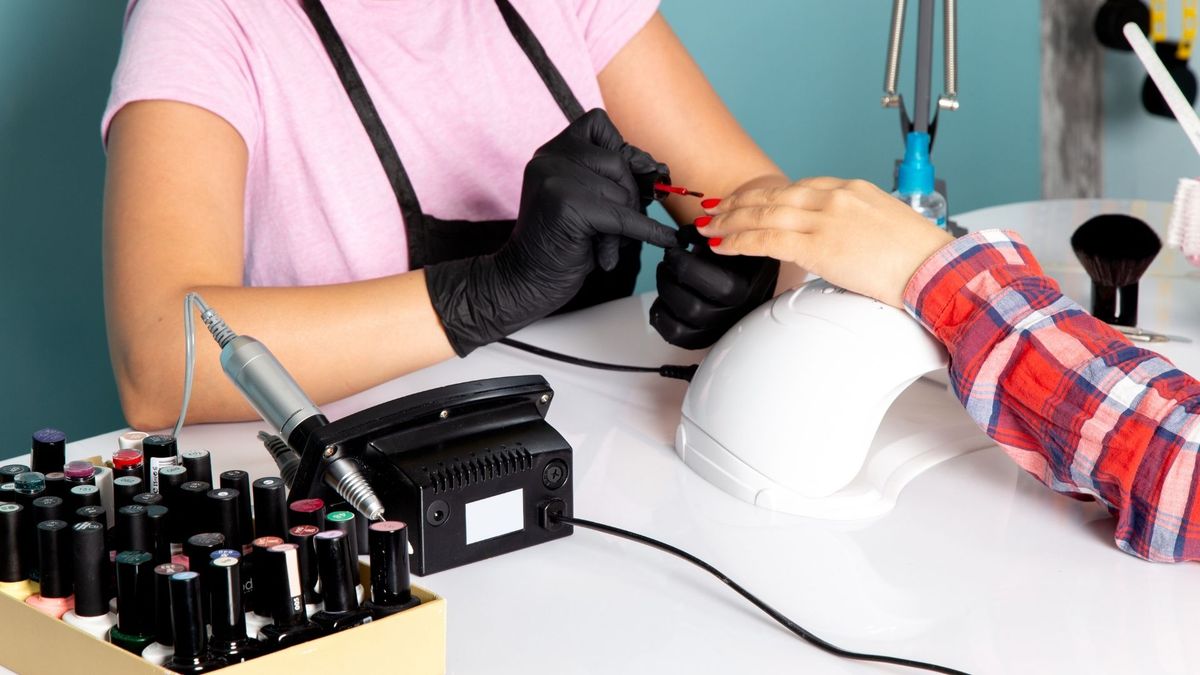 Invima alerta por ingredientes peligrosos en esmaltes