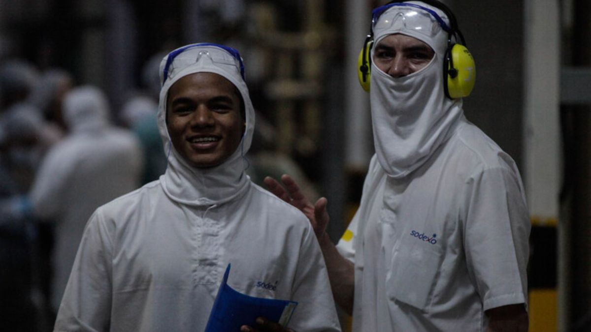 Empleados ganan beneficios extra en marzo: descansos, descuentos en combo