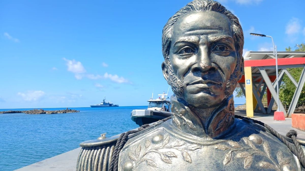 Estatua del Almirante Padilla