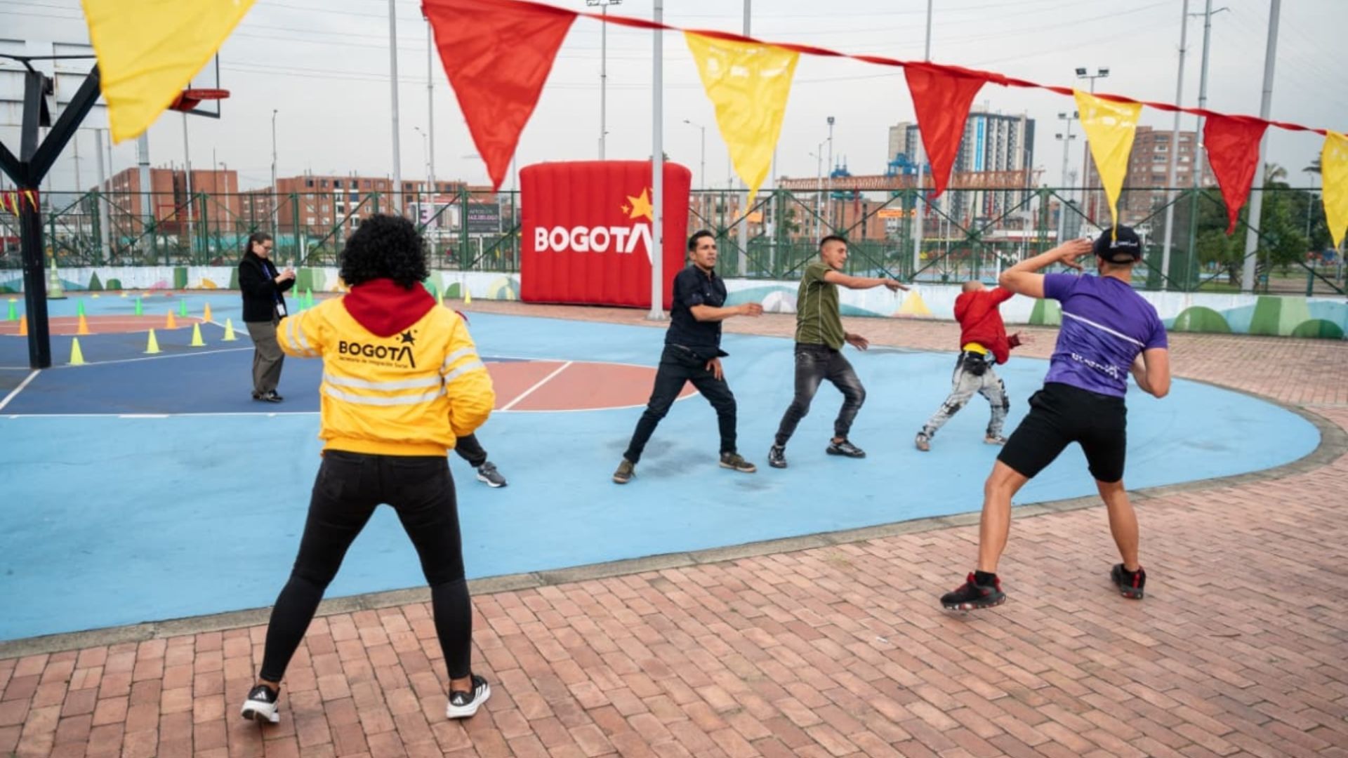 Distrito pondrá a hacer ejercicio a habitantes de calle en Tercer Milenio 