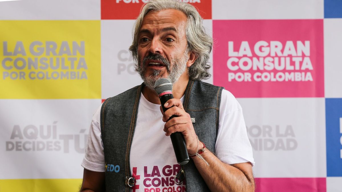 Juan Daniel Oviedo en su campaña