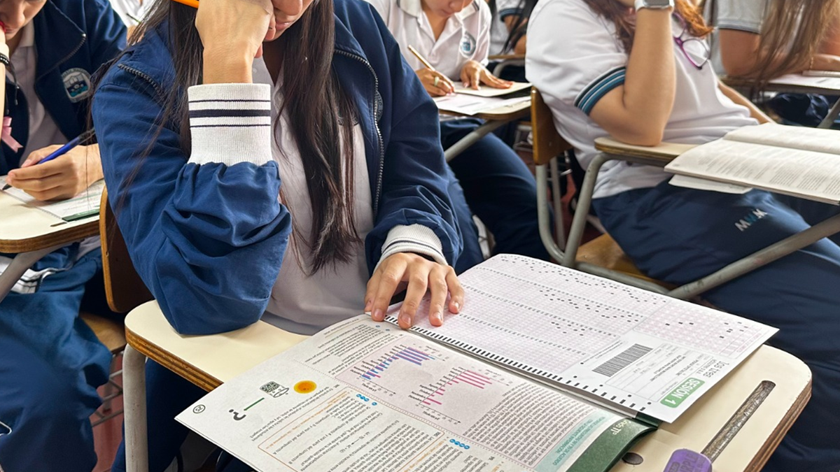 Con simulacros y orientación vocacional, Medellín fortalecerá la preparación de 19.900 jóvenes para Saber 11