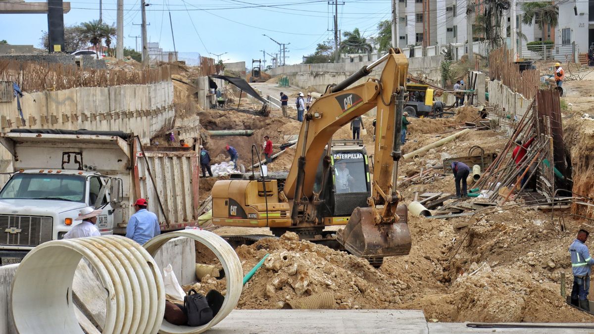 Trabajos en vía del corredor universitario