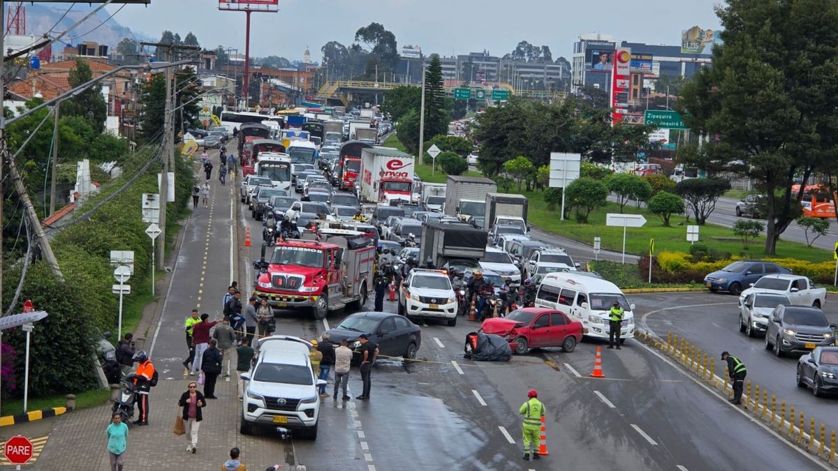 Choque múltiple en vía Cajicá - Chía deja herido y tiene tráfico complicado