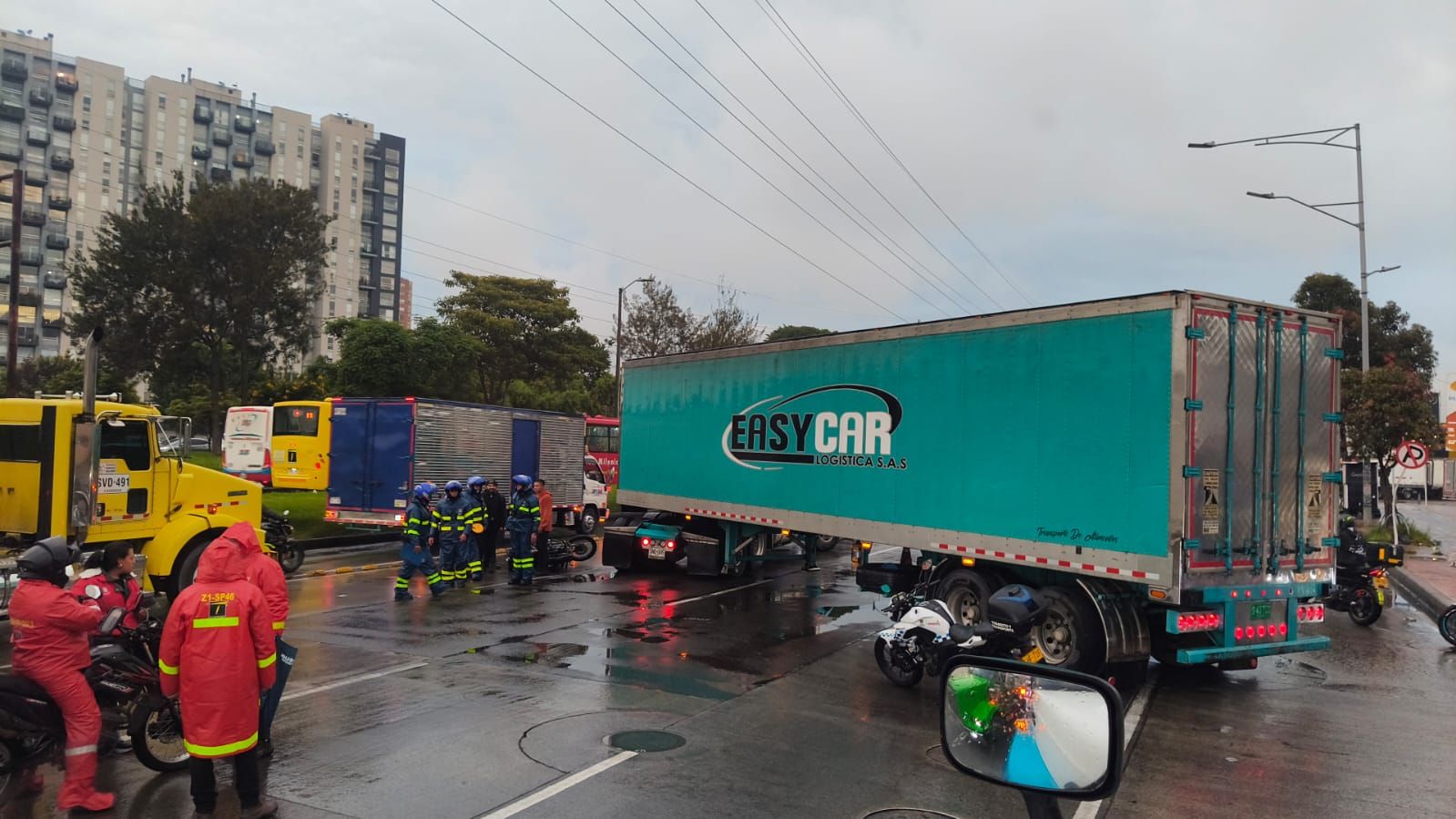 Trancón en la Autonorte con calle 182 por choque