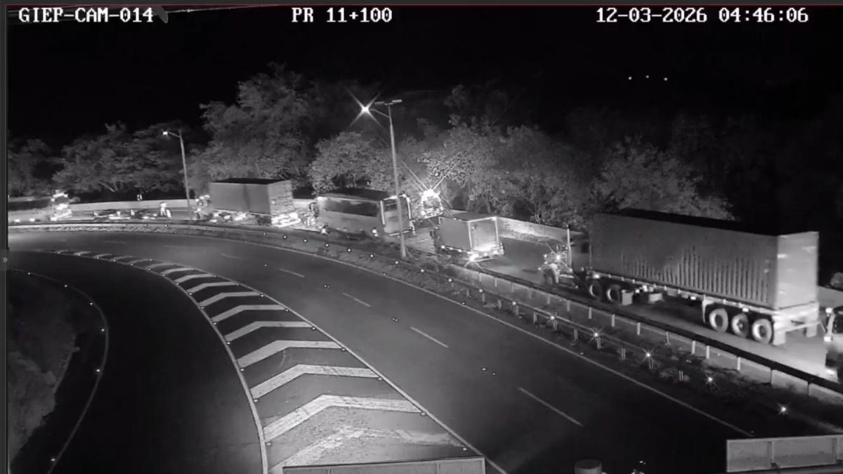 Paso en Ricaurte, sentido Girardot-Bogotá