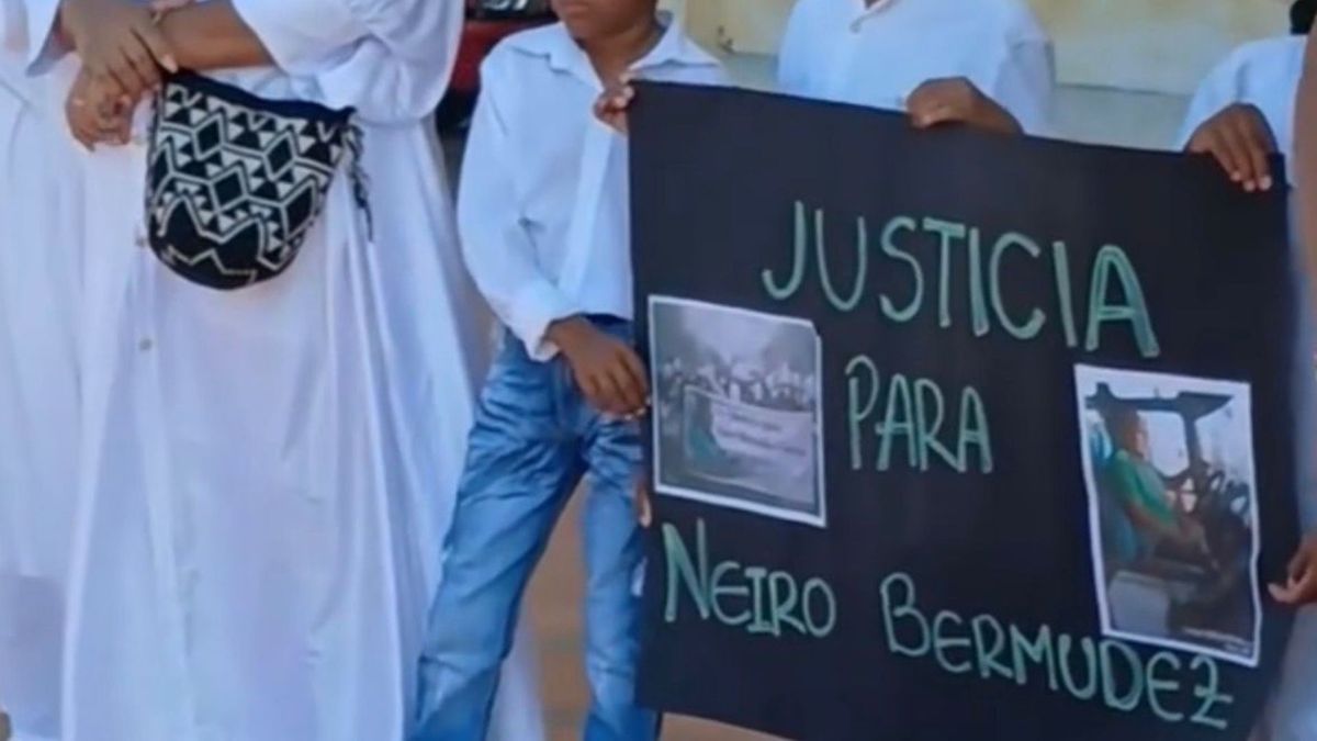 “Queremos justicia”: habitantes de Manaure, La Guajira, marchan para exigir justicia por el asesinato de un conductor de transporte escolar