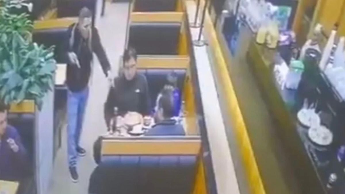 Delincuente amenaza con disparar durante atraco en panadería