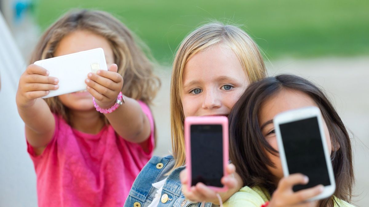 Peligros digitales para niños en Colombia