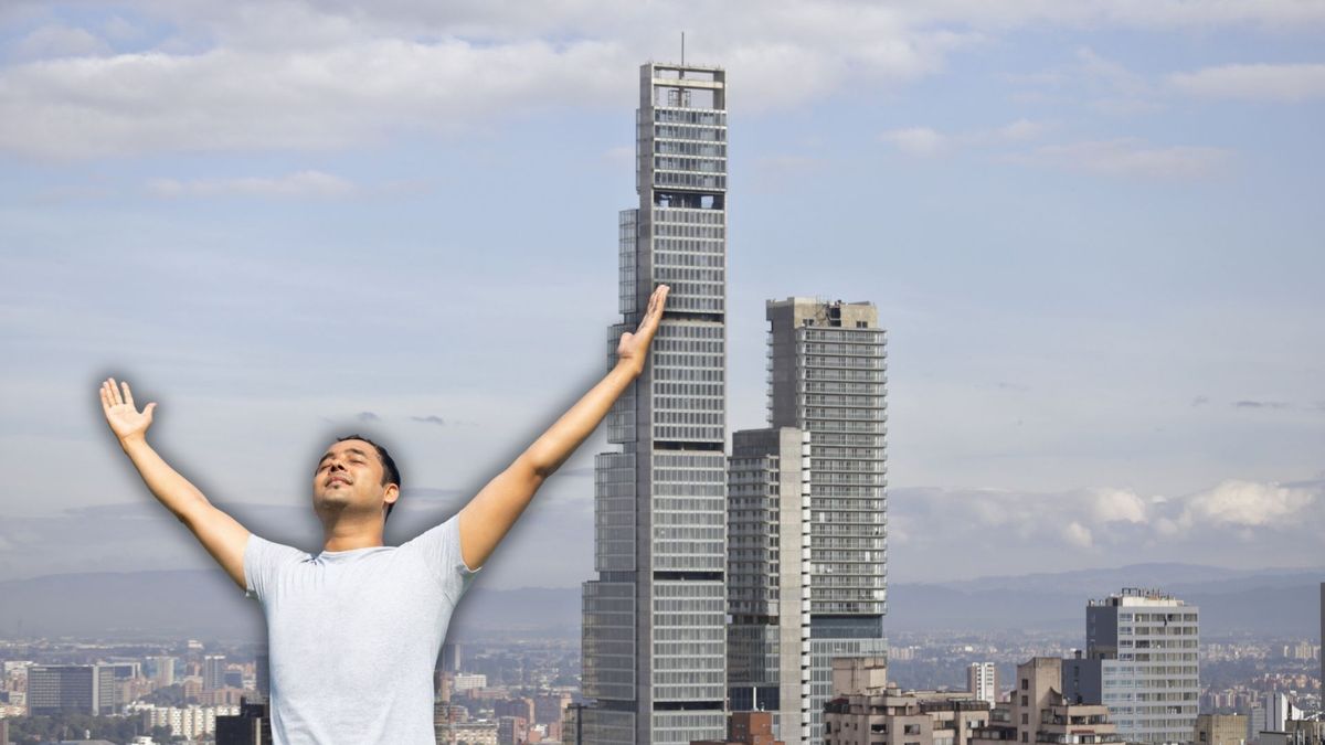 Hombre respirando aire puro en Bogotá