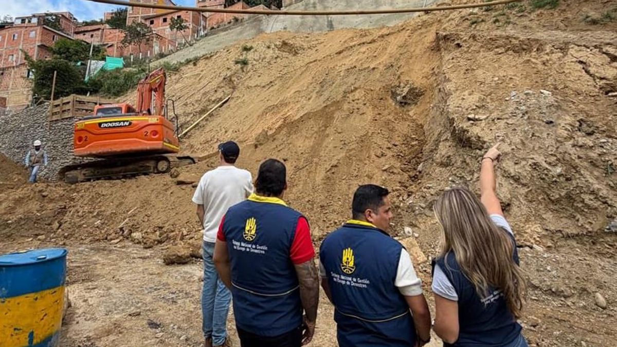 En Santander se siguen registrando lluvias que han incluido tormentas eléctricas.