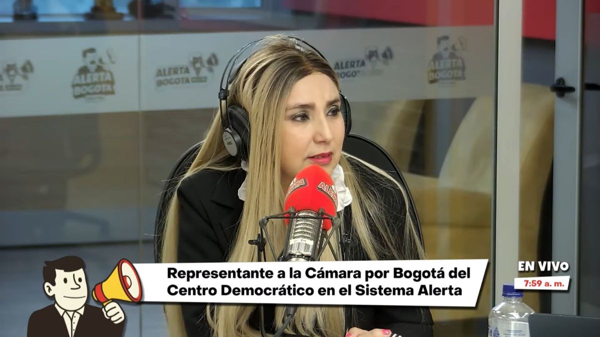 Representante Nelly Patricia Mosquera en la cabina de Alerta