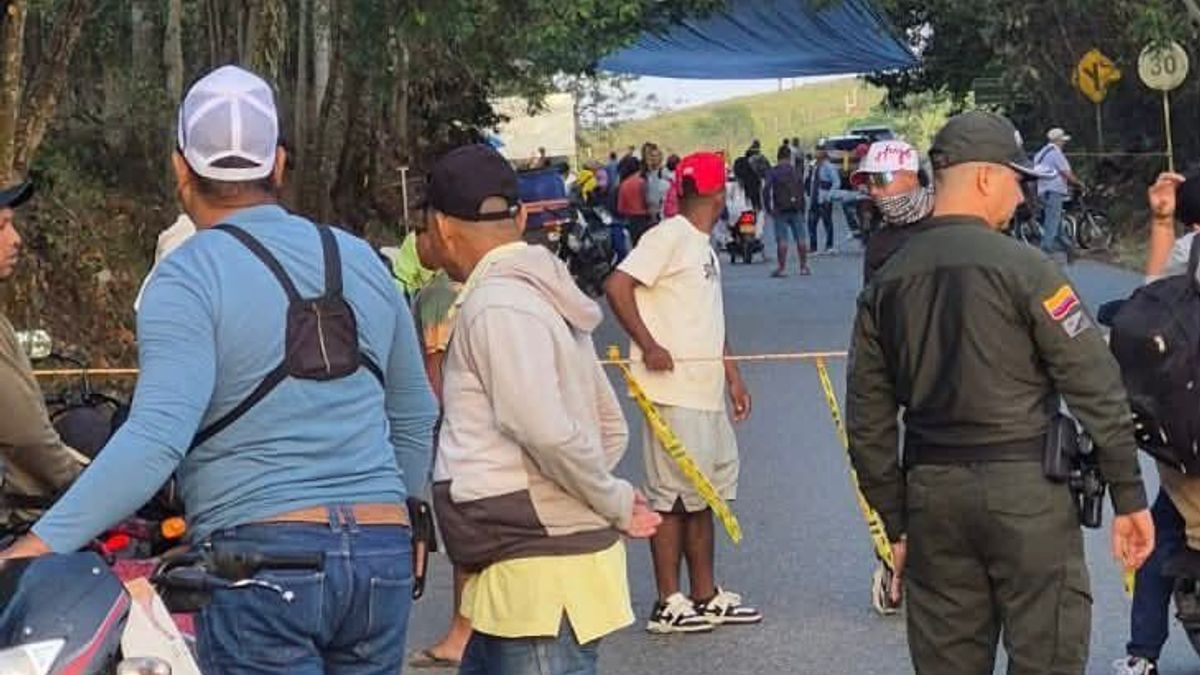 Paro minero mantiene bloqueada la vía Caucasia – Puerto Libertador