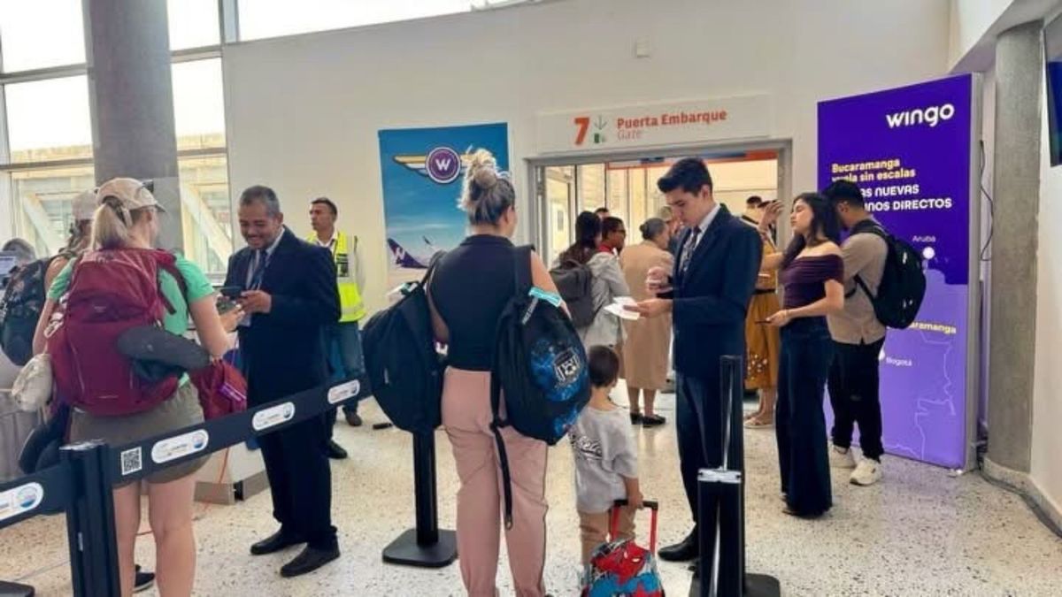 Apertura del nuevo vuelo Bucaramanga - Medellín con Wingo