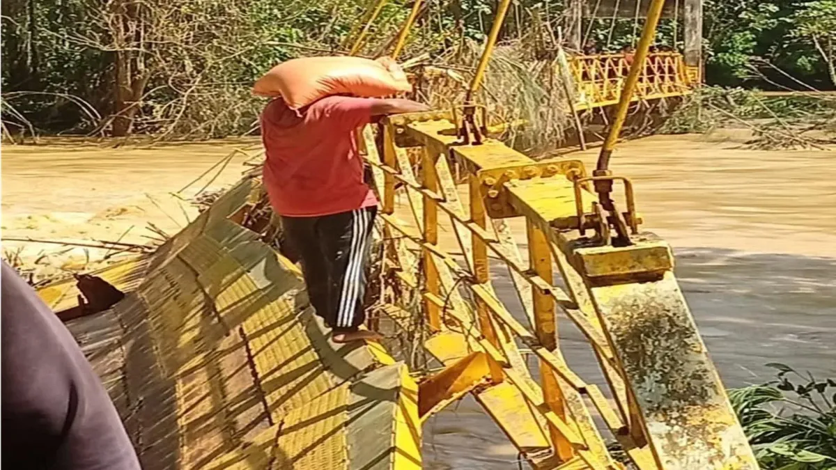 Niños en el Urabá arriesgan sus vidas cuando van al colegio