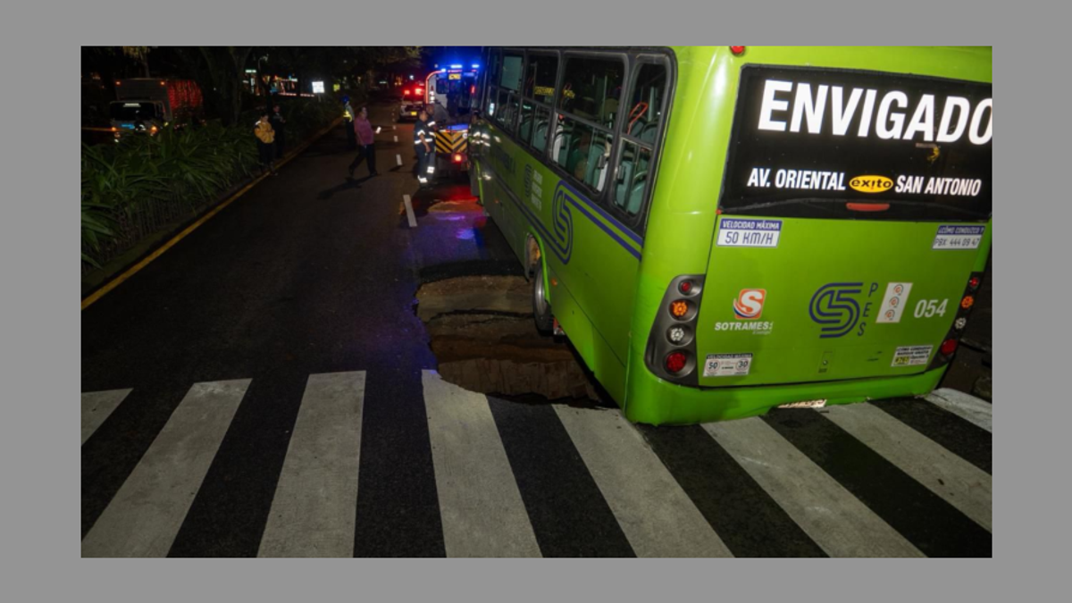 Emergencia vial en Medellín: Cerrada la Avenida El Poblado tras daños por lluvias
