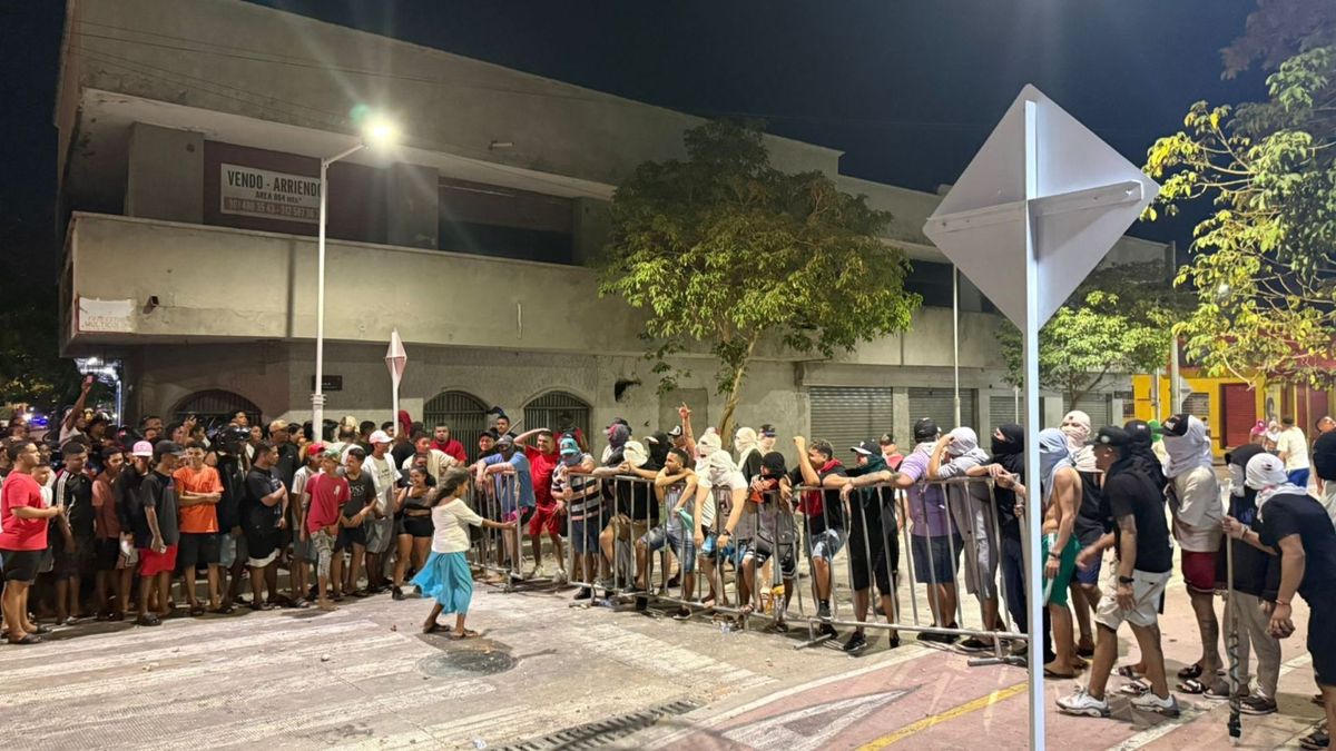 Reclusos bailando con sus familiares en Santa Marta