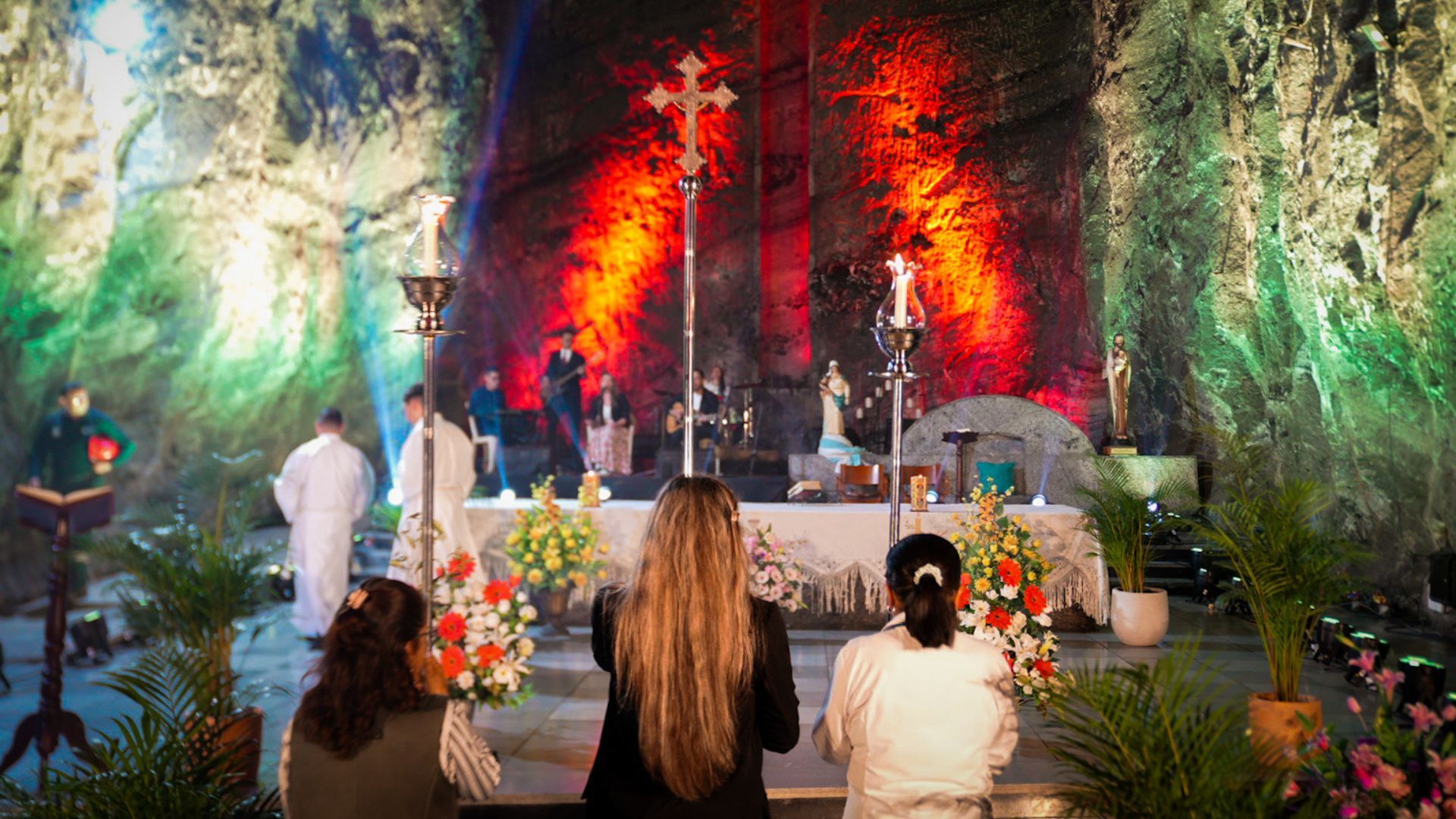 Así se vive la Semana Santa en la Catedral de Sal de Zipaquirá, bajo tierra