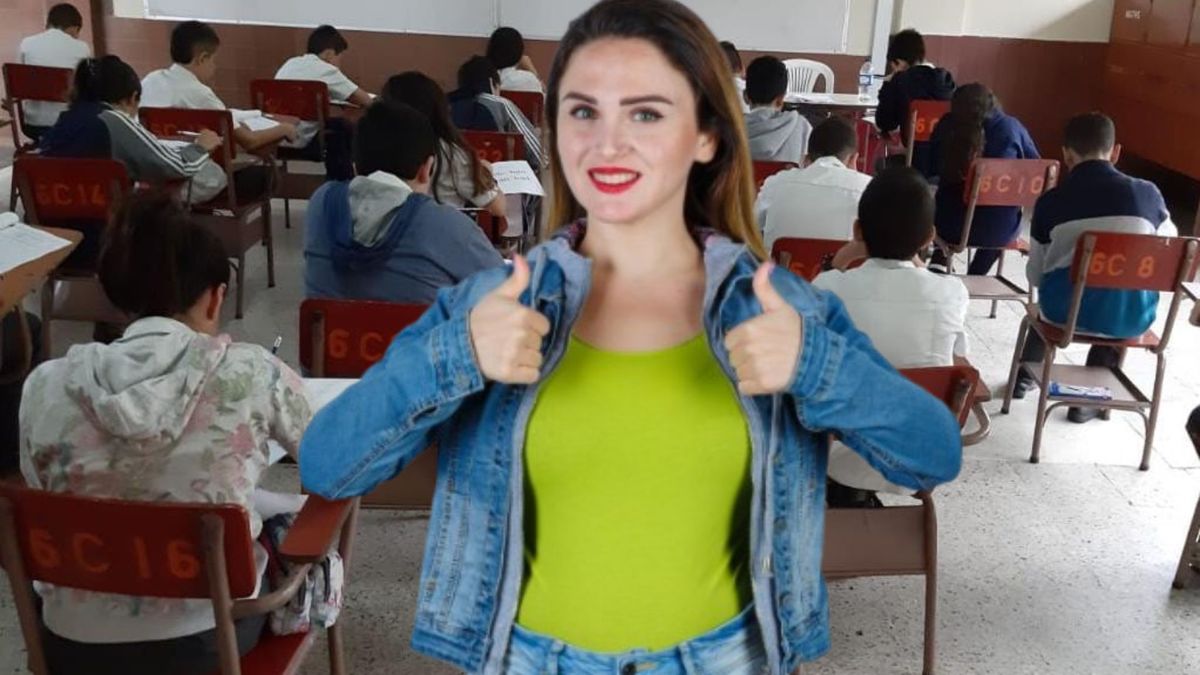 Estudiantes (fondo) - mujer feliz