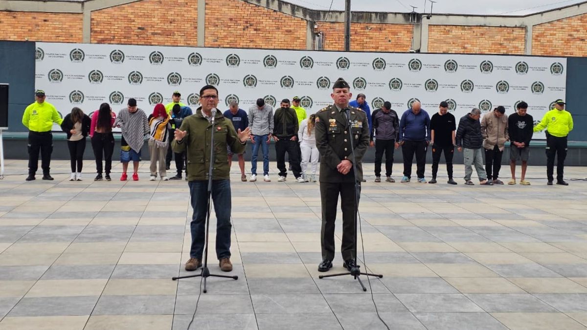 Foto del momento de la captura de criminales en Bogotá