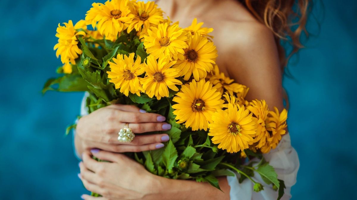 ¿Por qué el 21 de marzo se regalan flores amarillas?