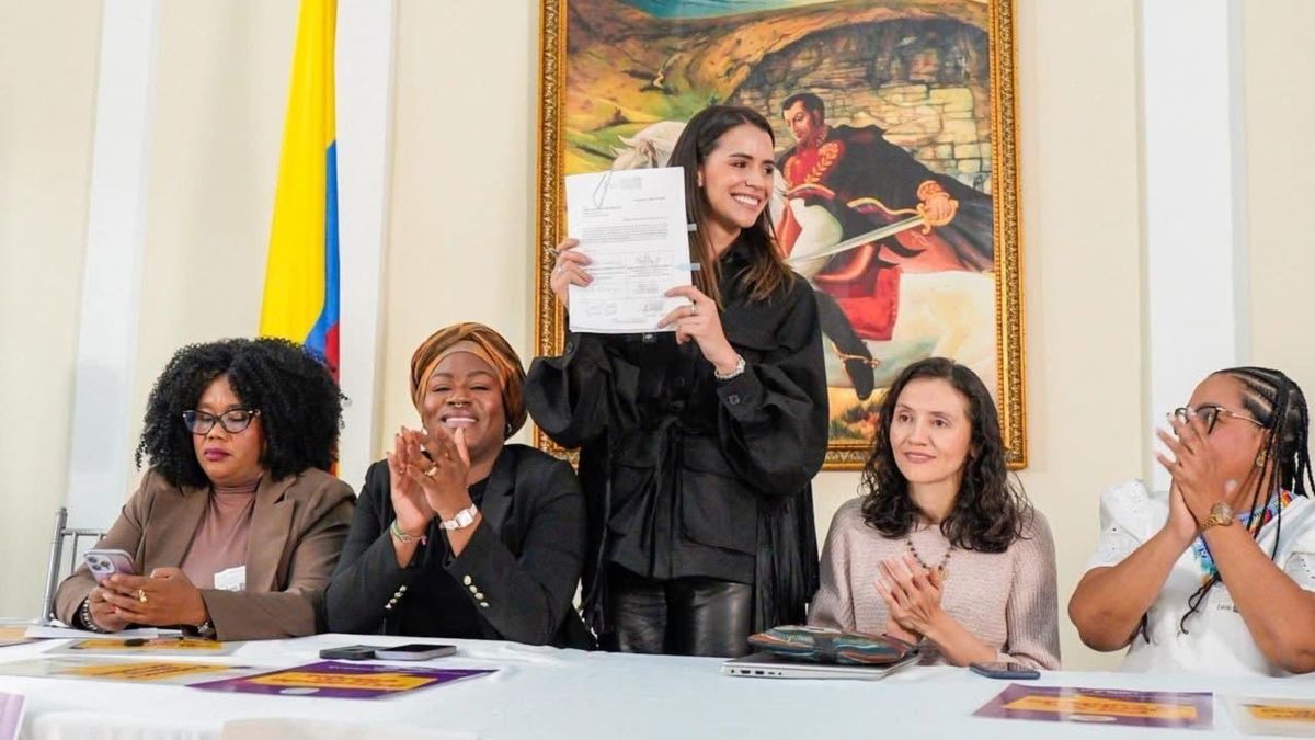 Presentación de proyecto de ley por Mafe Carrascal