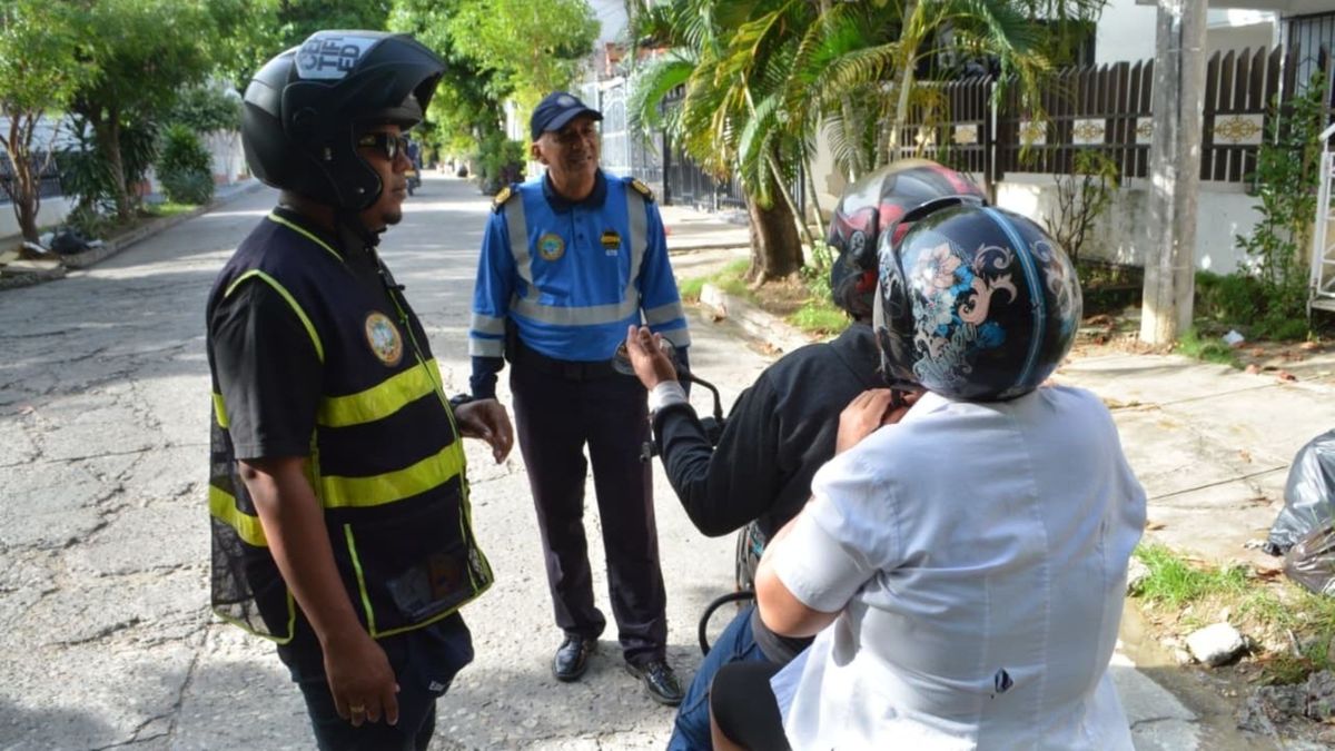 Agentes de tránsito en Cartagena