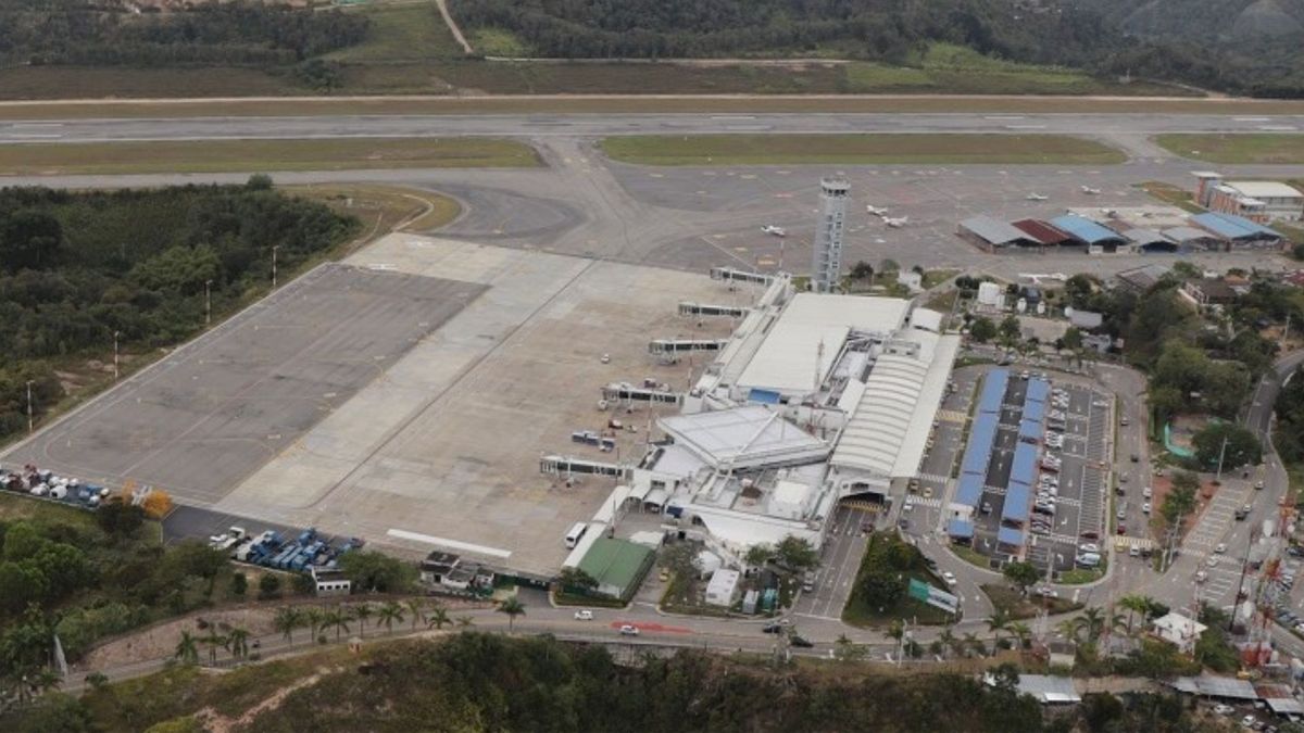 La operación en el aeropuerto de Bucaramanga está afectada por neblina y lluvias.