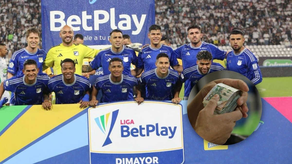 Jugadores de Millonarios y fajo de billetes