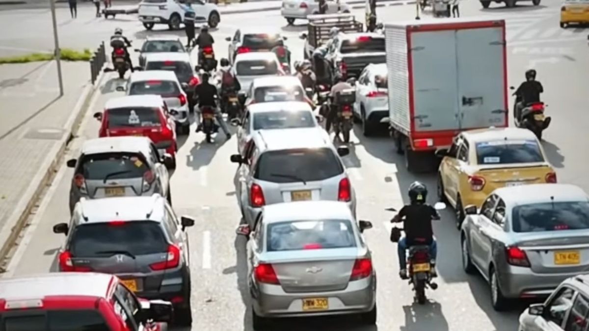 Carros en vías de Bucaramanga