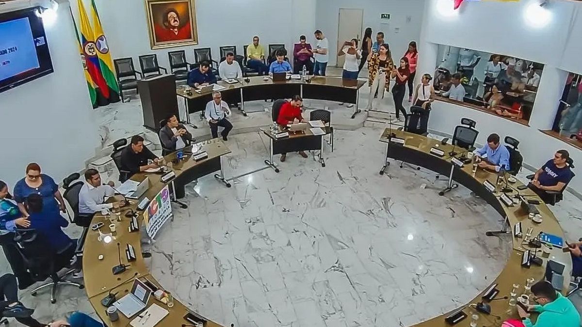 La sesión plenaria del Concejo de Bucaramanga fue suspendida en medio de un ambiente de alta tensión política