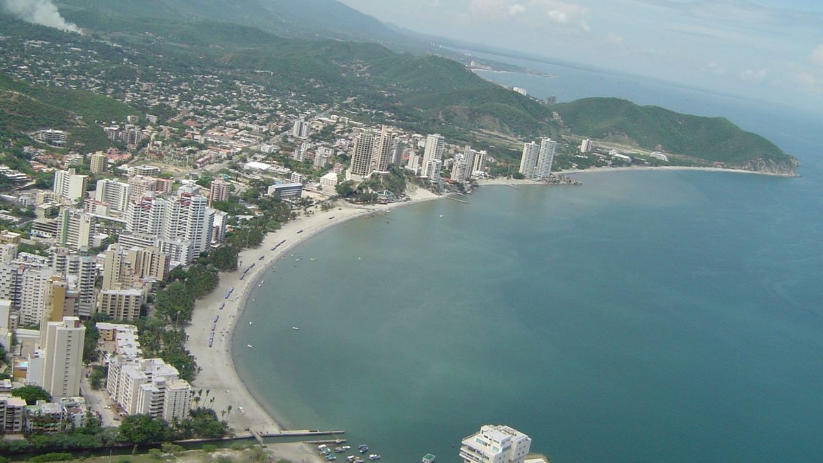 Imagen panorámica de las playas de Santa Marta