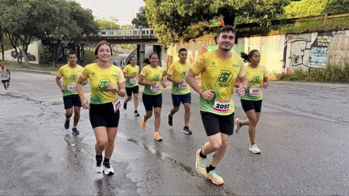 Corredores en la Media Maratón Ciudad Bonita
