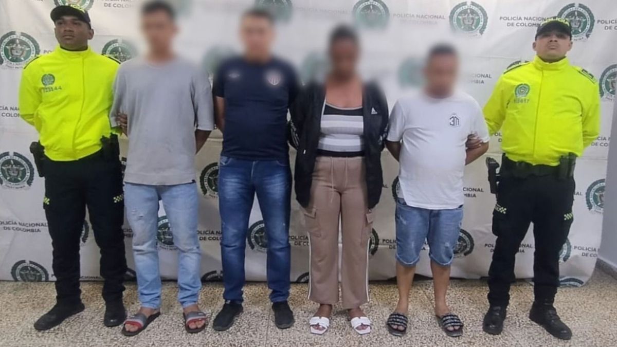 Los detenidos aceptaron cargos por concierto para delinquir y hurto por medios informáticos, recibiendo tres de ellos medida de aseguramiento domiciliaria.