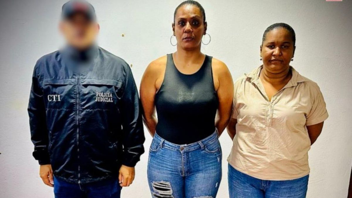 Un fiscal de la Unidad de Administración Pública de la Seccional Chocó imputó a las capturadas los delitos de peculado por apropiación y enriquecimiento ilícito.