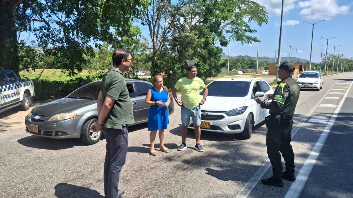 Policía en Bolívar en las carreteras