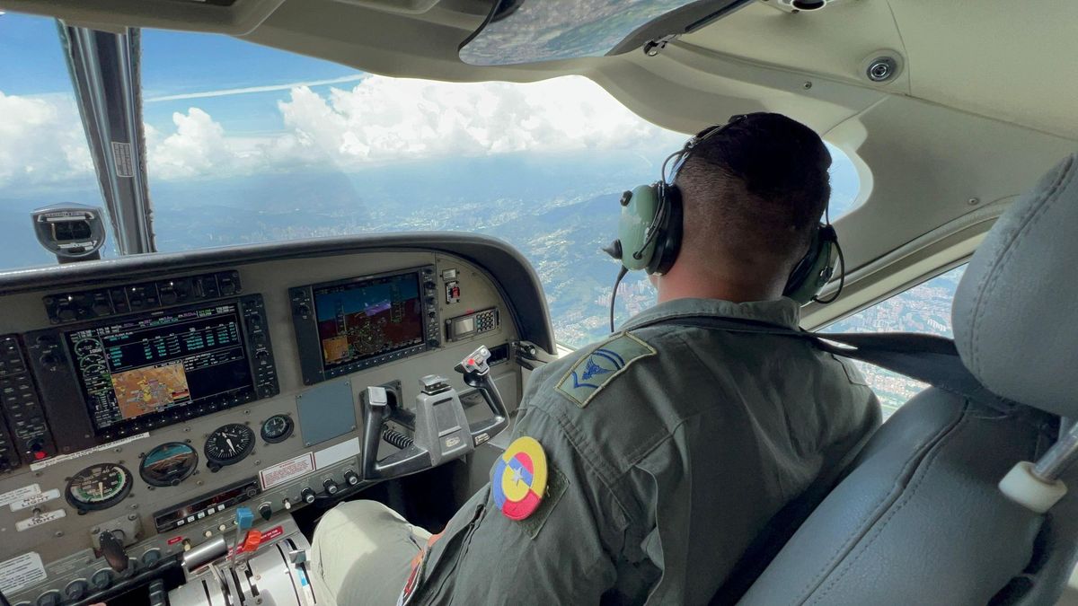 imagen de la Fuerza Aérea patrullando Antioquia en Semana Santa