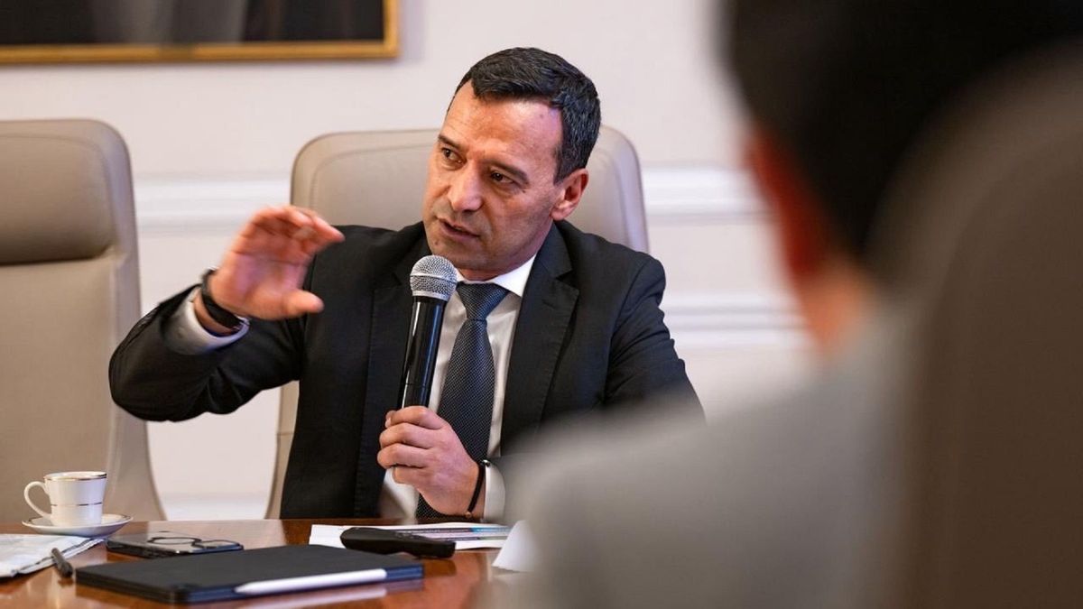 Ministro de Defensa, Pedro Sánchez