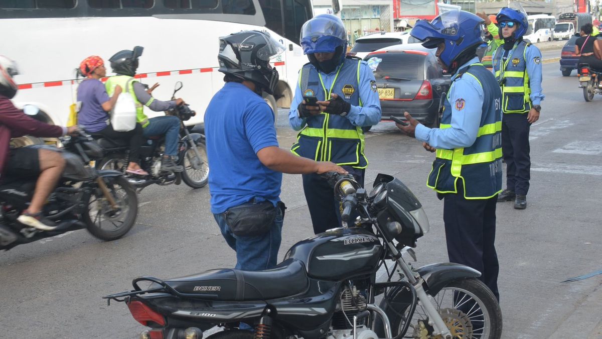 Policías de Tránsito de Cartagena