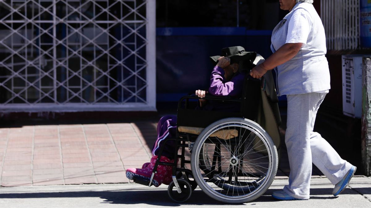 Persona en silla de ruedas