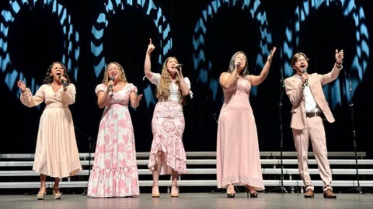 Cantos por la paz en Bucara Santa 2026