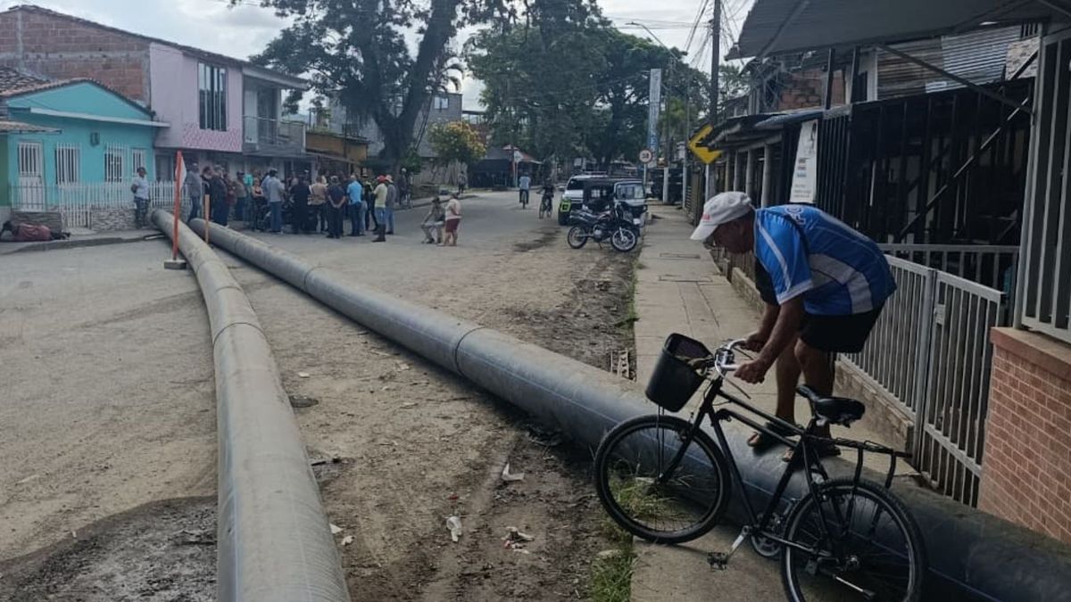 Comunidad de La Virginia bloquea vía entre Risaralda y el Valle del Cauca