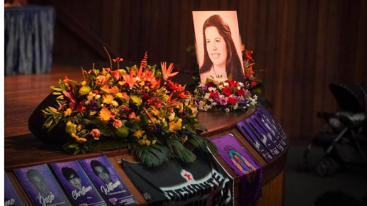 A Carmenza Landázabal le rindieron un homenaje con su título póstumo.