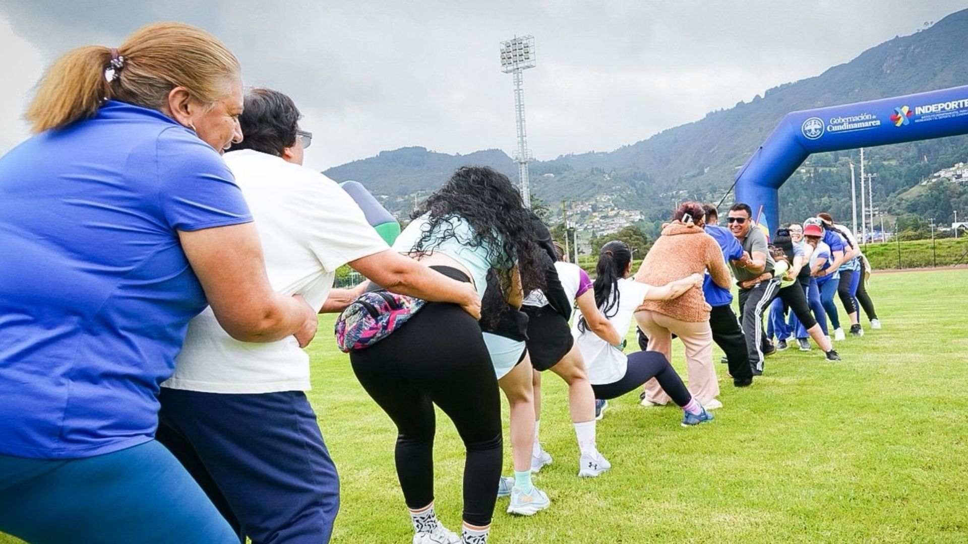 Abuelos Cundinamarca le hacen el feo al ataúd
