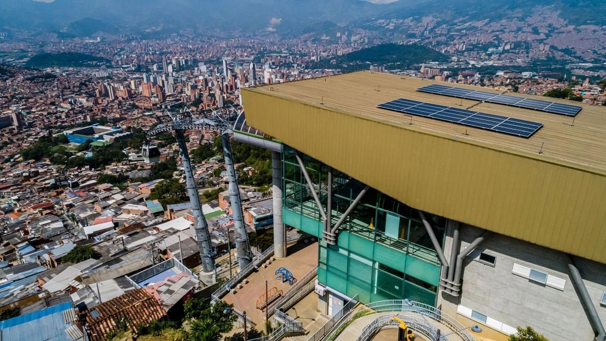 Paneles solares del Metro de Medellín
