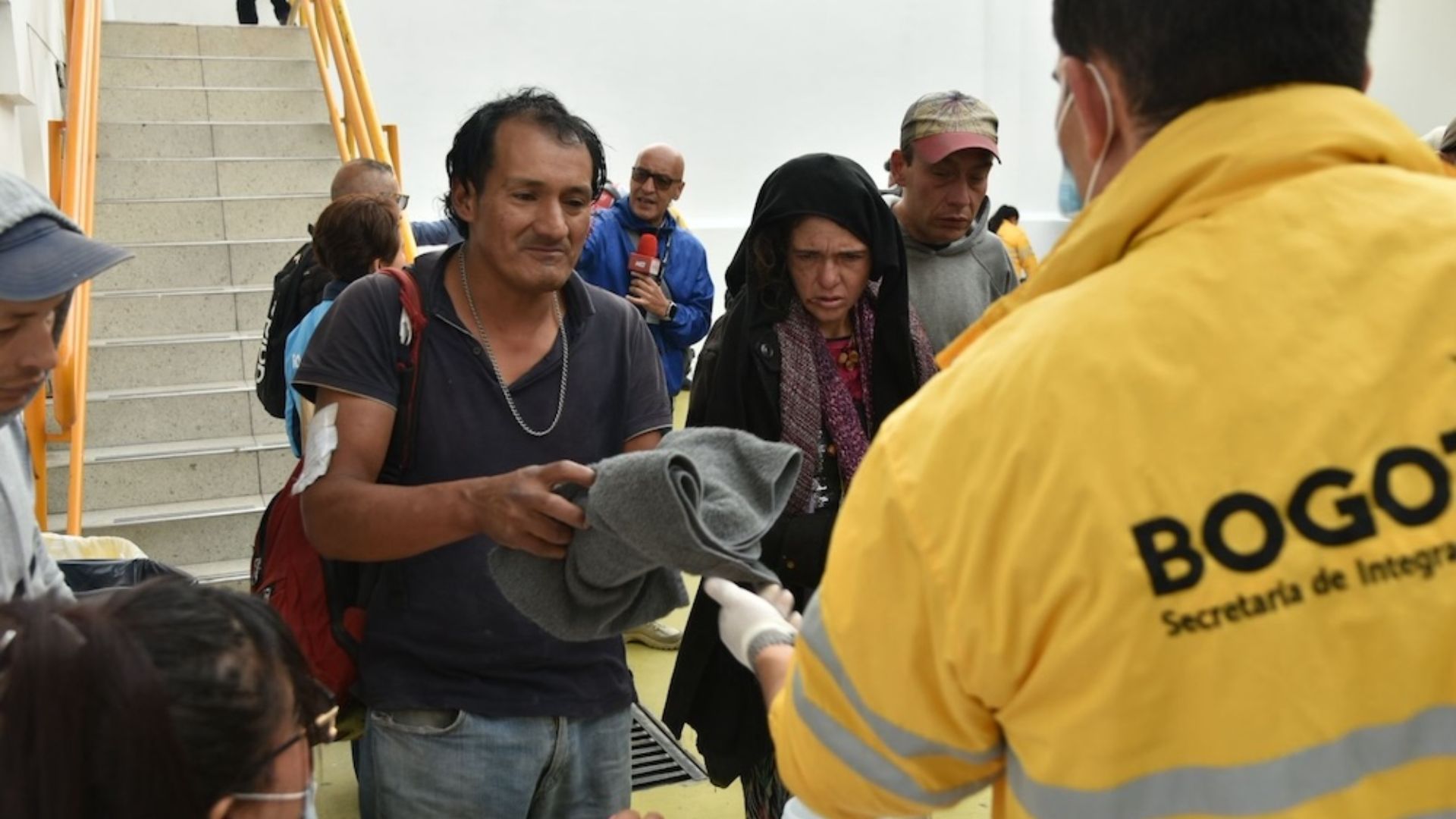 Las personas reciben acompañamiento social y jurídico, lo que permite construir rutas más completas de atención.